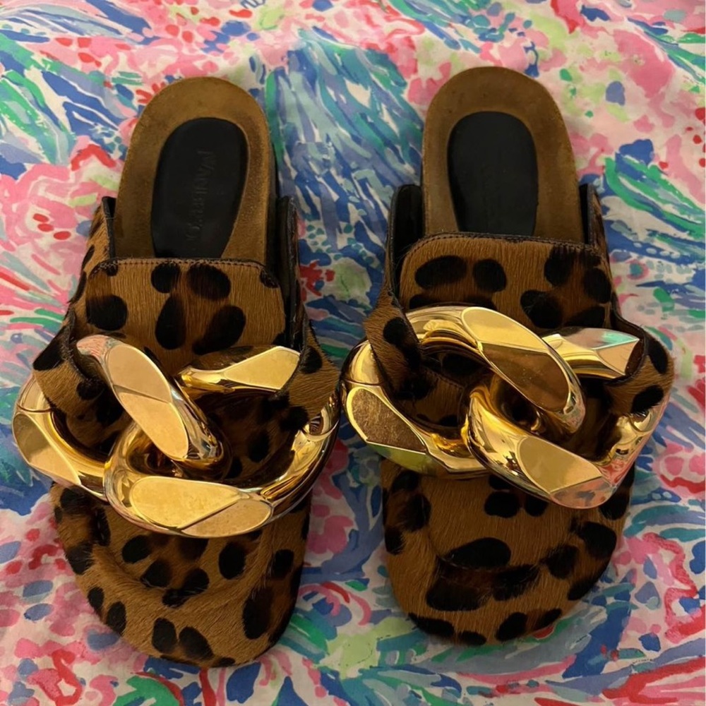 JW Anderson good chain leopard mules!